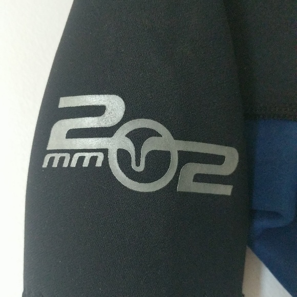 Body Glove Woman's Shortie Wetsuit 7/8 - Picture 4 of 10